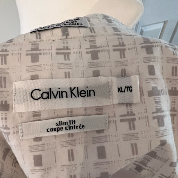 Calvin Klein white shirt sleeve shirt, size XL - Picture 5 of 5